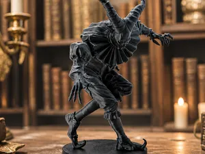 Creepy Evil Clown - Gothic Jester Figurine Decor