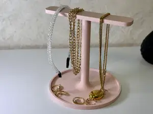 Slim Jewelry Stand - Elegant Holder for Jewerly