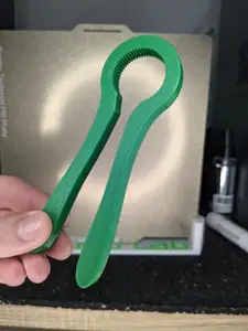 Bottle opener for twist cap