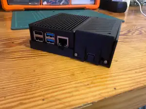 Pi 4 Case with Built-In 18650 UPS