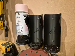 Snap-in spray can holder v2