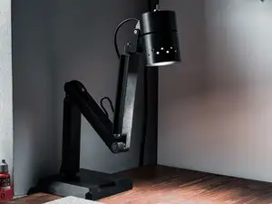 Schreibtischlampe mit Einhandbedienung