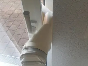 Abluftstutzen für Kippfenster mit 45°-Auslass