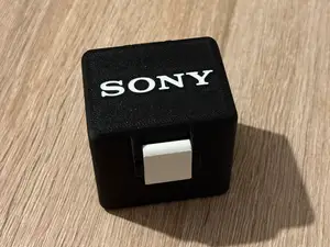 Sony NP-FZ100 Akkubox für zwei Akkus