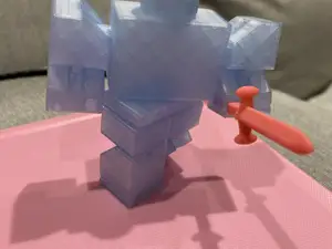 figurine Roblox articulée + armes & accessoires