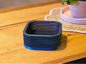 Hexagonal Mesh Bowl with Color-Shifting Gradient