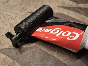 Tube roller squeezer