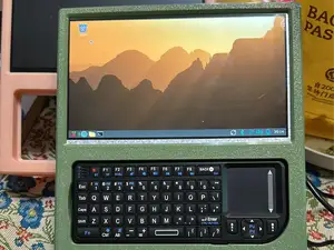 CyberDesk/CyberDeck - rpi4/5, 7 LCD, X1 mini kb