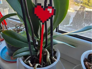 Pixel Heart Plant Pick