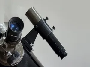 Finder scope mounting bracket for telescope