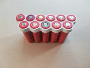18650 Li-ion Battery Staggered Holder | 11 Cells