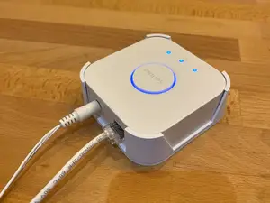 Philips Hue Bridge Halter - Deskmounted