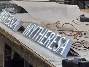 LETTERING