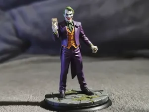 Joker miniature with playing card - DC inspired