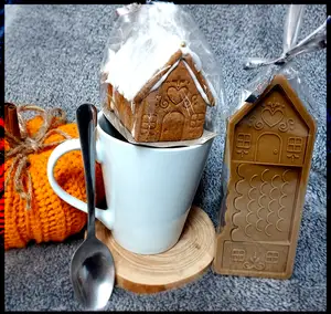 Tiny Gingerbread House - Cookie cutter + stamp
