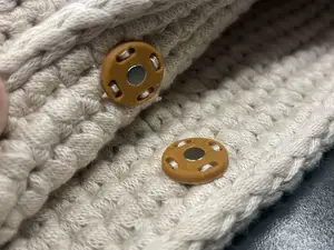 Sew-on magnetic buttons