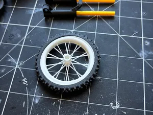 Dual color dirt wheels for lbx
