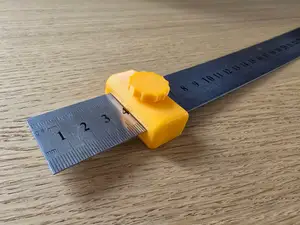 Linealanschlag für Metalllineale (30mm x 1mm)