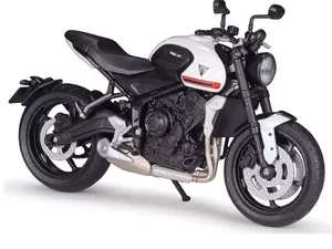 Trident 660 Triumph black and white