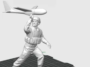 SOLDADO CON DRON