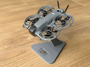DJI Neo 2 Display Stand (Customizable Tilt)