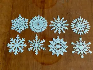 Pack N°2 - 8 flocons de neige à suspendre - 8 snowflakes to hang