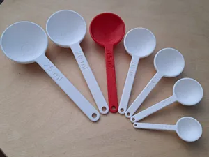 Measuring spoons