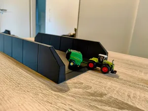 Trench silo for toy tractors / Fahrsilo für Spielzeugtrecker