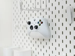Xbox Controller Stand for IKEA SKÅDIS Pegboard