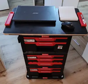 Adapter for attaching the worktop to the Qbricksystem PRO box