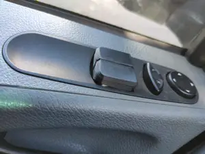 W639 VITO window button mecanism. Driver side