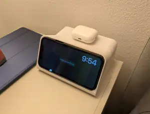 iPhone 12 With Case Standby Mode Dock (originally from Scott Yu-Jan) Phone Holder