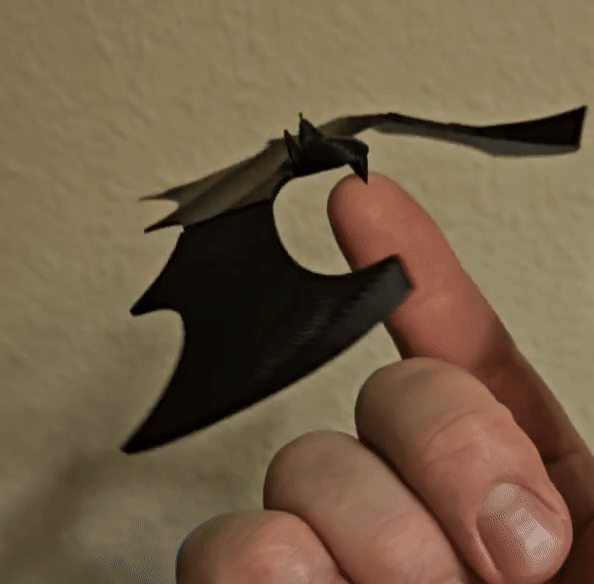 Self-balancing bat