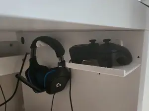Gamepad Holder for Ikea Malm Table