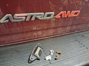 Nut-bracket-thingy for a 2004 Chevrolet Astro's license plate lamp housing