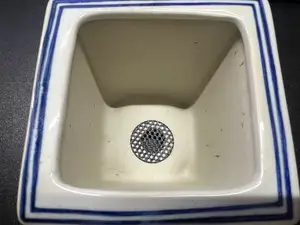 Drainage mesh for bonsai pots or flower pots (parameterized)