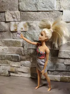 Barbie Doll Handy