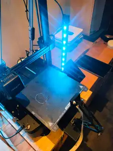 (re)movable light bar Ender 3v3 SE frame // update: clip with rounded edges
