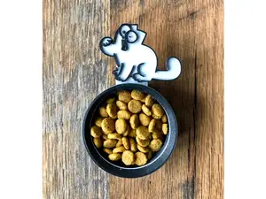 Simon’s cat food scoop