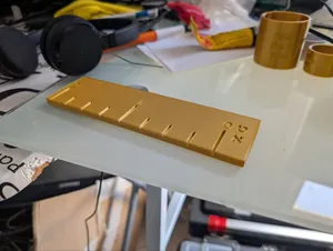 סרגל באורך 2 טפחים - 8 אצבעות - A ruler 2 palms long - 8 fingers