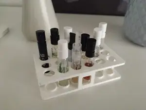 Perfume sample holder