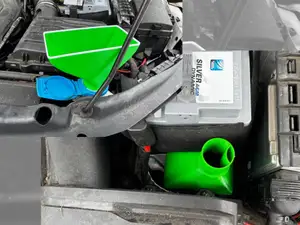 Windshield washer fluid funnel - Skoda