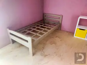Doll bed