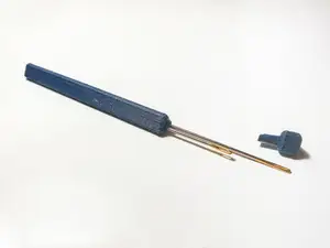 Needles holder for repair kit