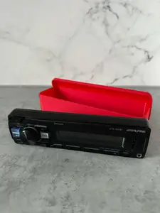 Universal car radio faceplate case