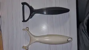 Carrot peeler