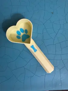 Quarter Pawtion – Adorable 1/4 Cup Dog Food Scoop