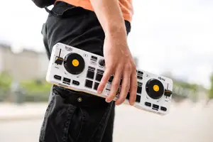 Hercules DJControl Mix Shape