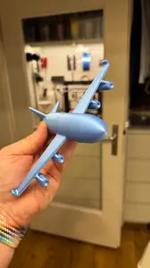 Flugzeug mit 4 Triebwerken / Airplane with 4 Engines