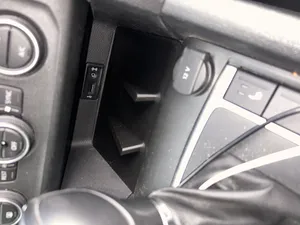 VW Amarok Funkgerät Träger / radio support